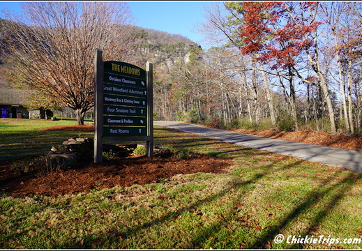 North Carolina - Chimney Rock State Park - Hickory Nut Waterfall 01
