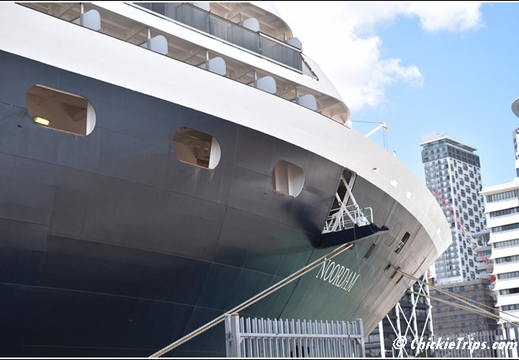 Day 02 - Warf Holland America Dec 21 013